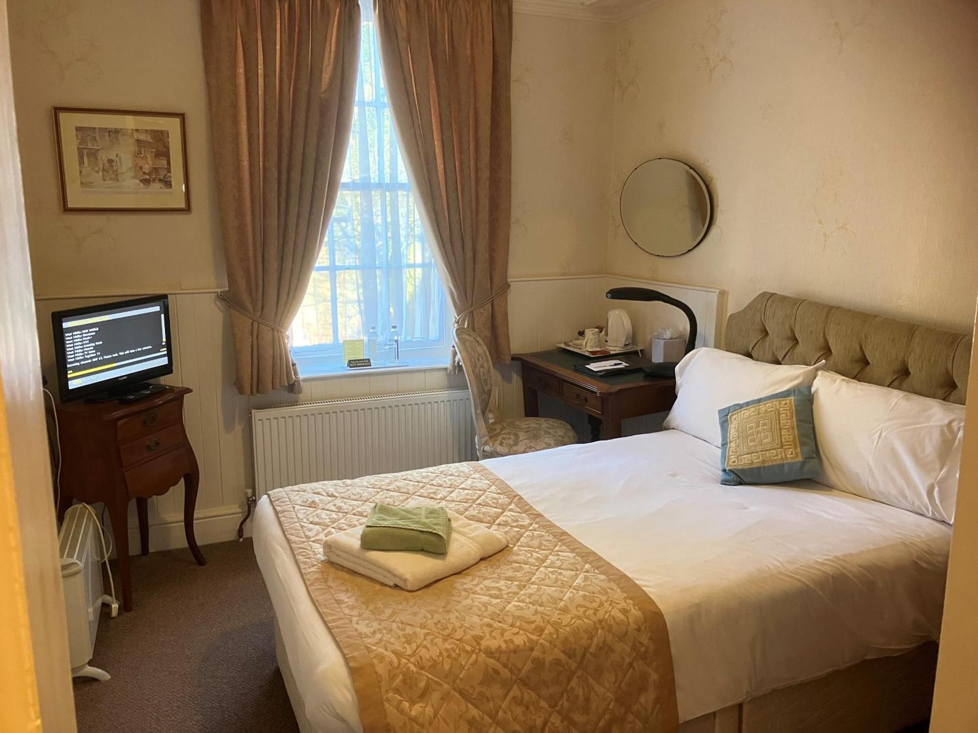 Chapel House Hotel Atherstone Exterior photo